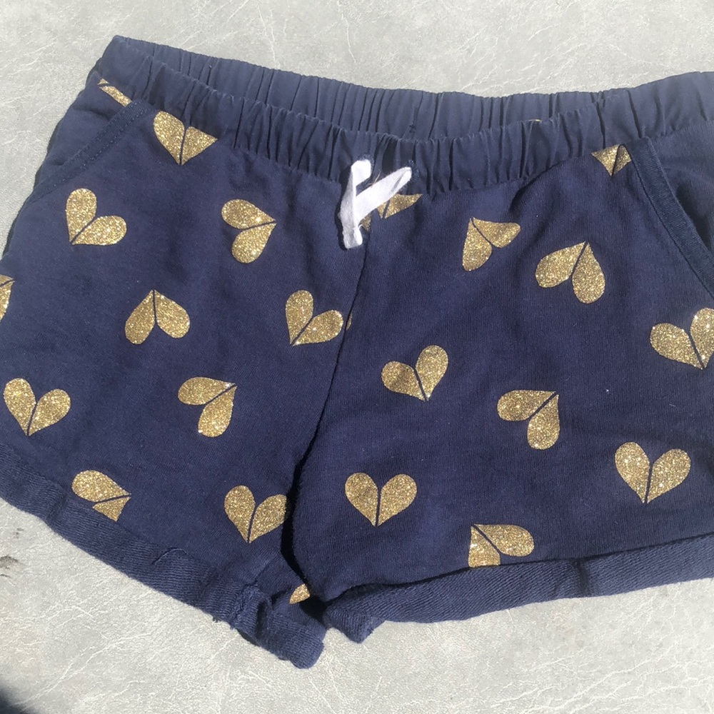 Play shorts